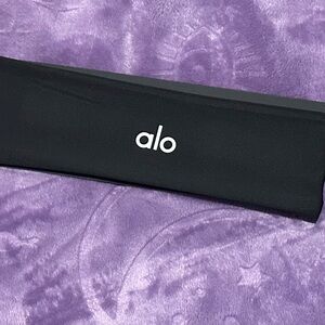 Alo Black headband